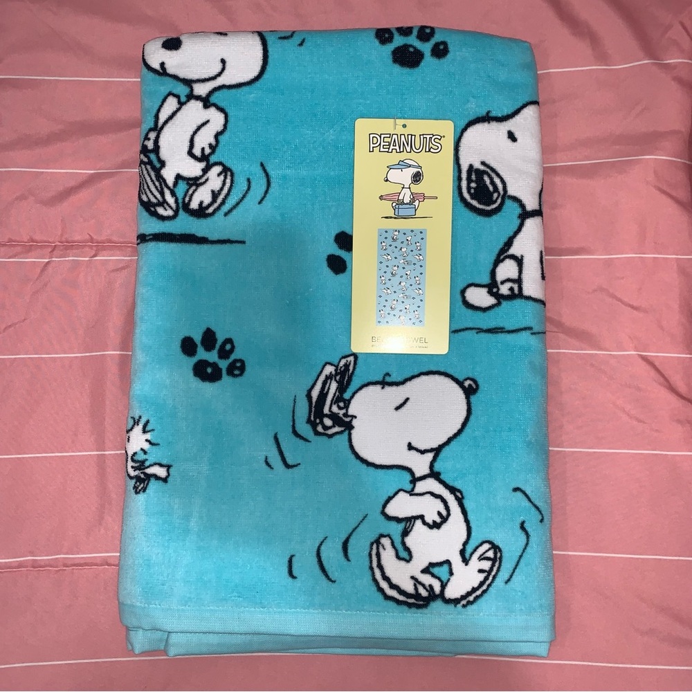 Peanuts Snoopy Oversized Beach Towel